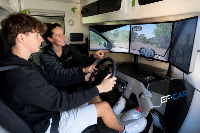 NZ Drive simulator, EF-CAR triple screen setup